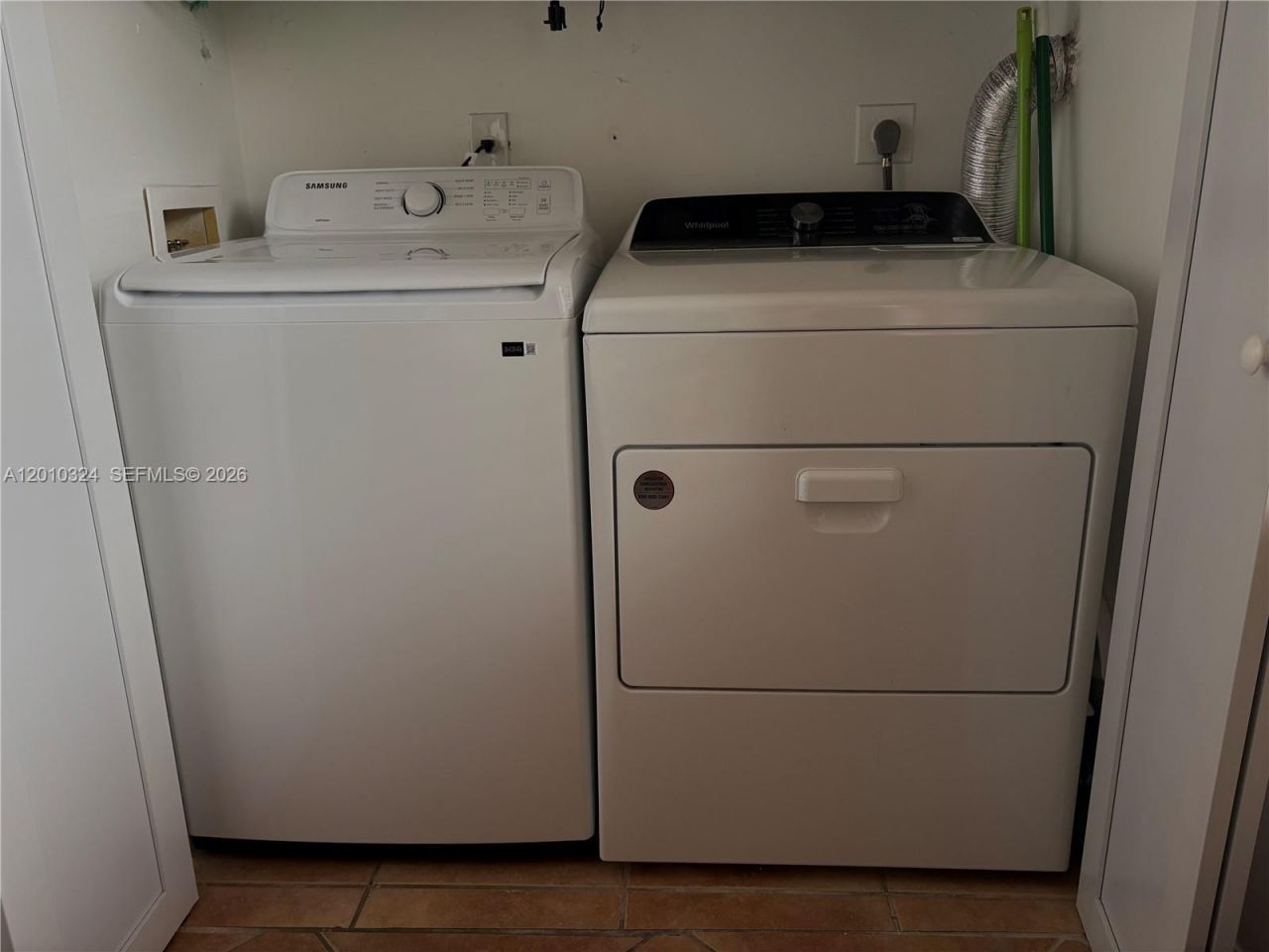5424 Gate Lake Rd , Unit 5424, Tamarac, FL 33319 Photo