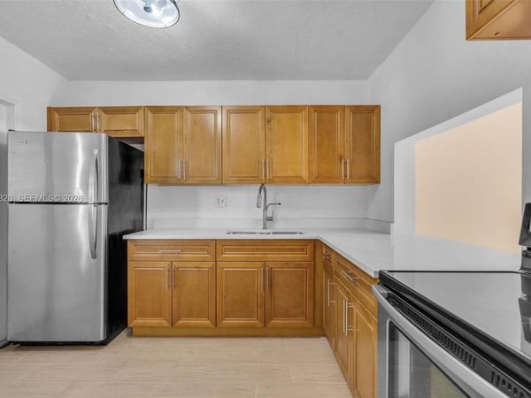 18900 NE 3rd Ct , Unit 520, Miami, FL 33179