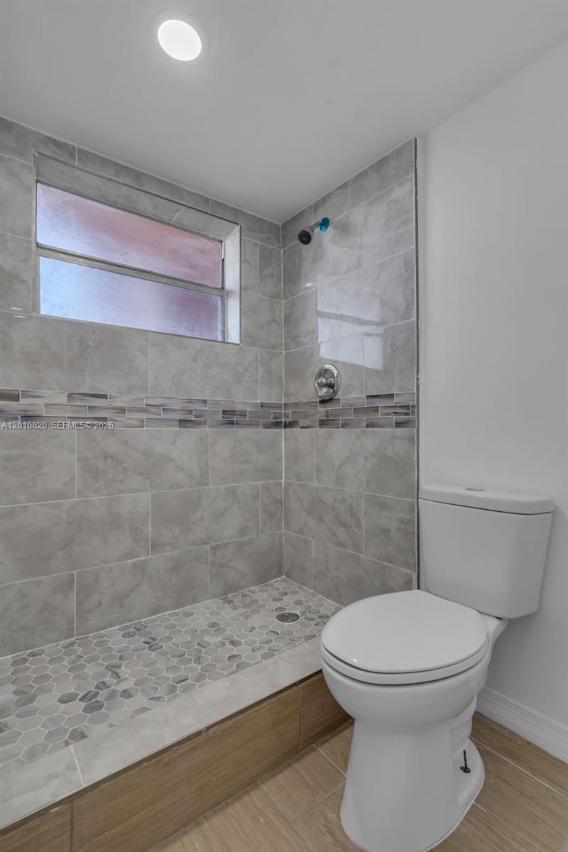 18900 NE 3rd Ct, Unit 520, Miami, FL 33179 Photo