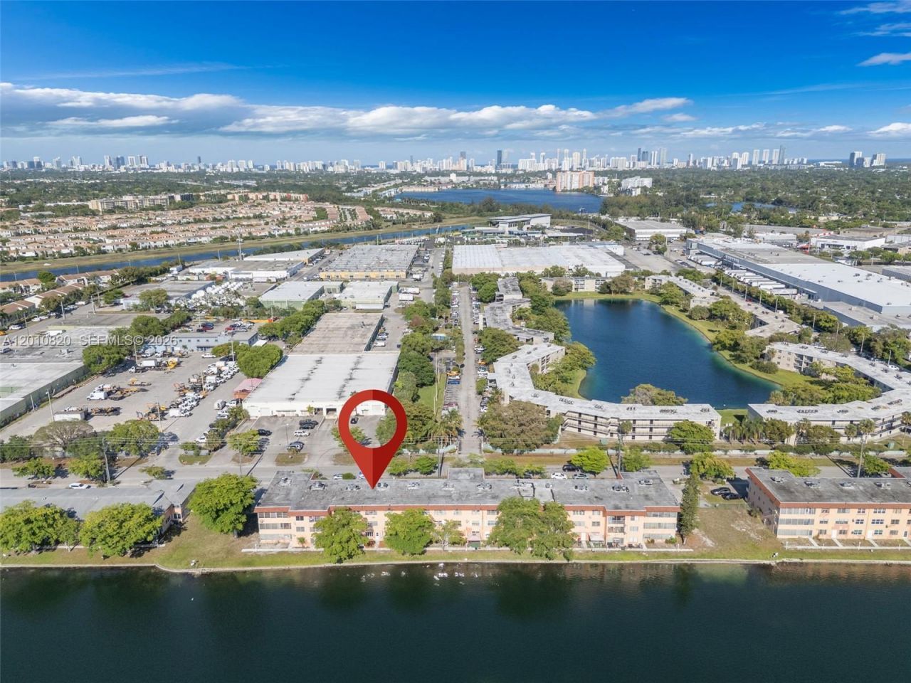 18900 NE 3rd Ct, Unit 520, Miami, FL 33179 Photo