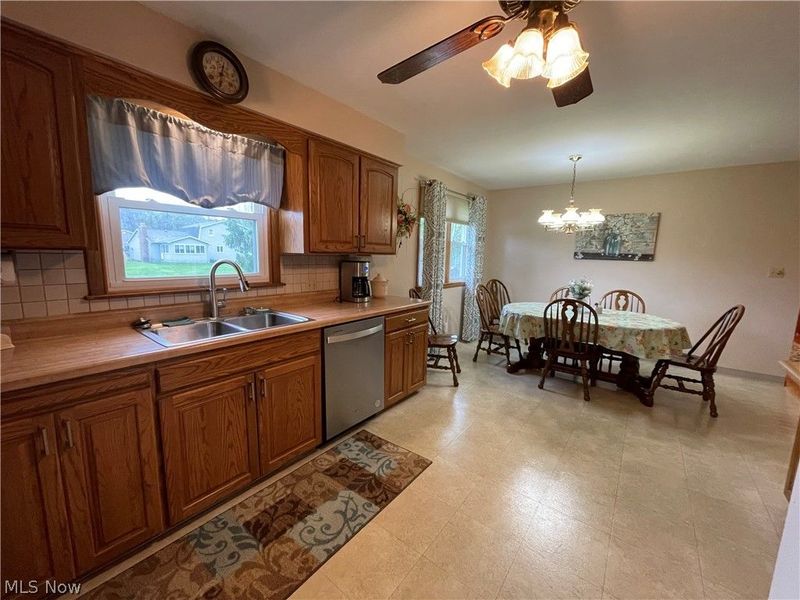 1530 Rosehedge, Poland, OH 44514 Photo 11