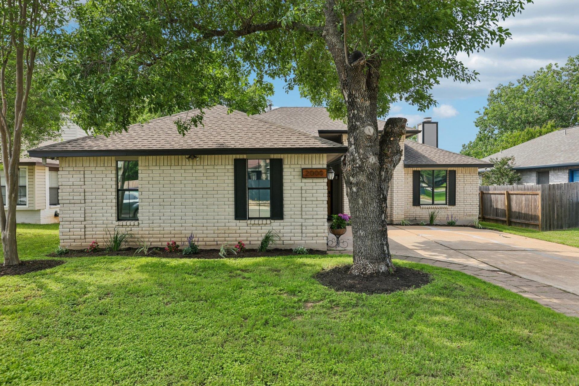 2000 Zephyr Ln, Round Rock, TX 78664 Main Photo