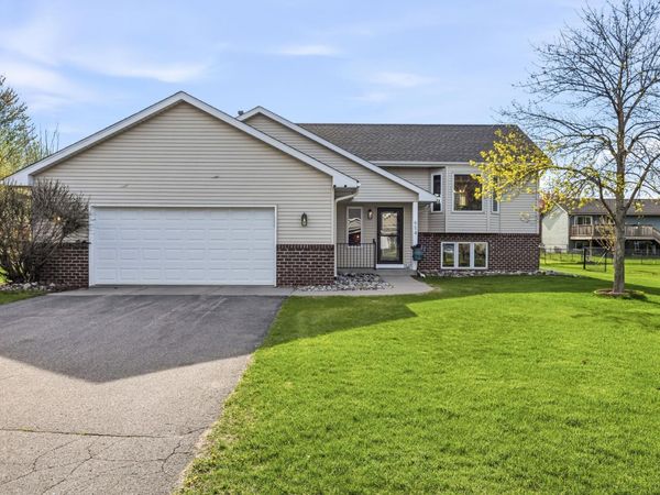 654 Timothy Court, Shakopee, MN 55379
