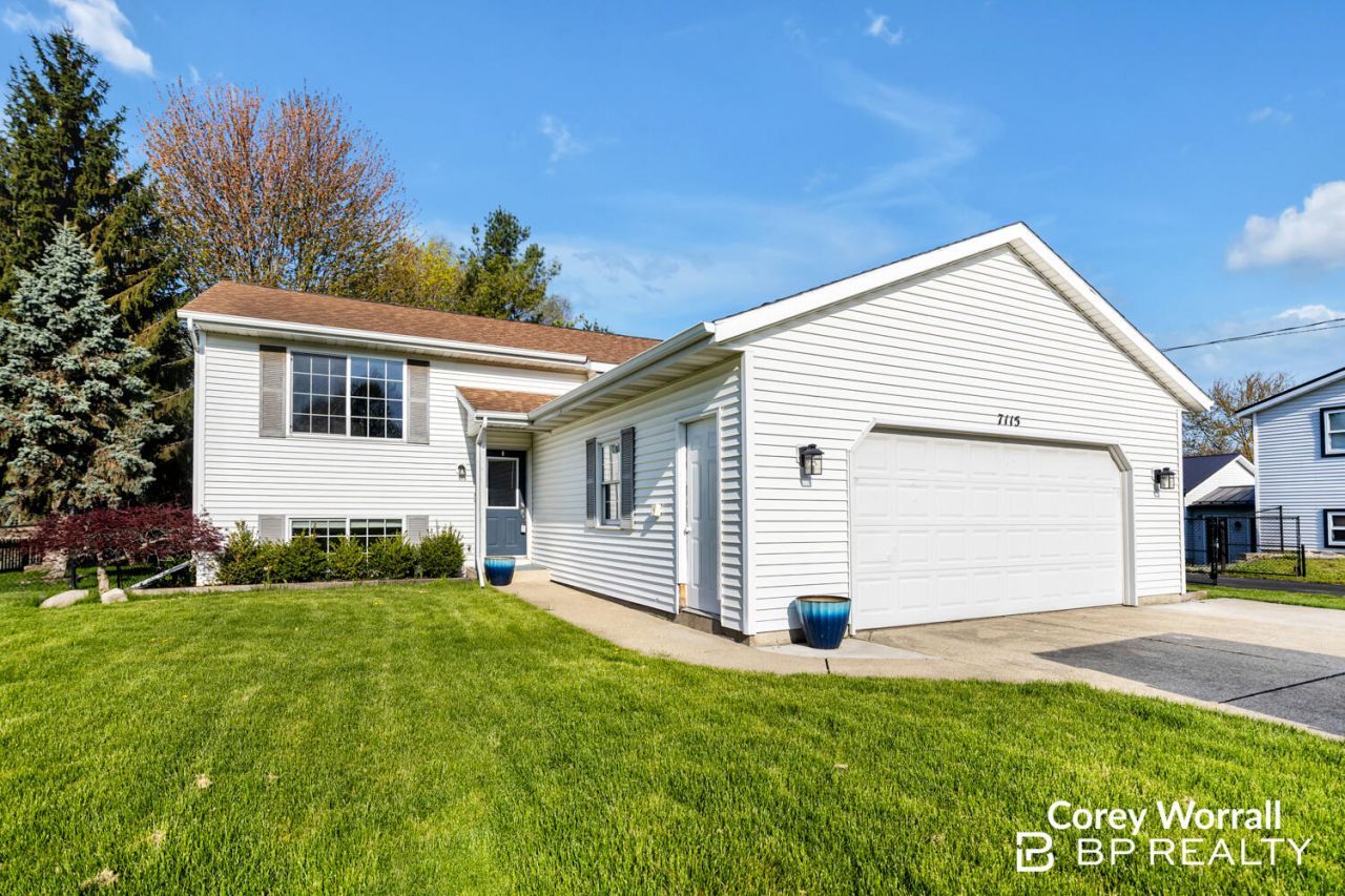 7115 12th Avenue, Jenison, MI 49428 Main Photo