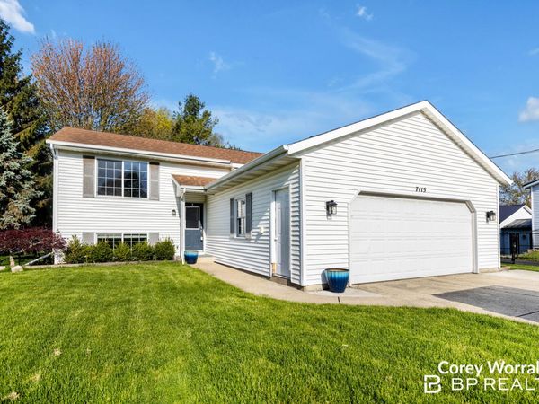 7115 12th Avenue, Jenison, MI 49428