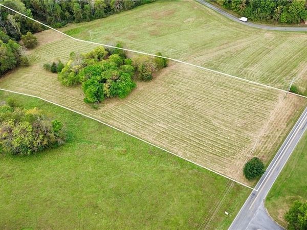 310 Jessup Grove Church Road , Pilot Mountain, NC 27041