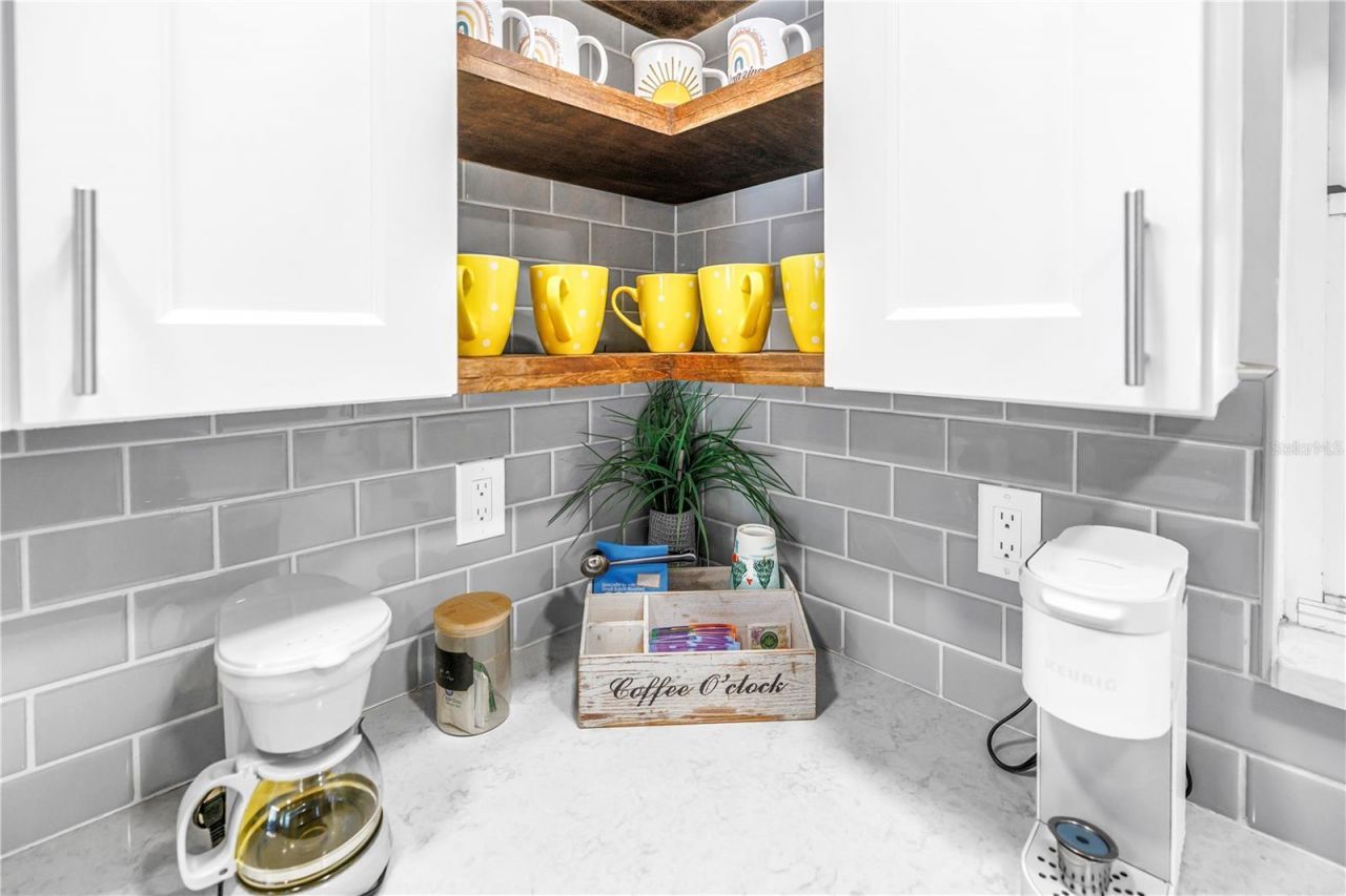12096 Oak Street , Largo, FL 33774 Photo