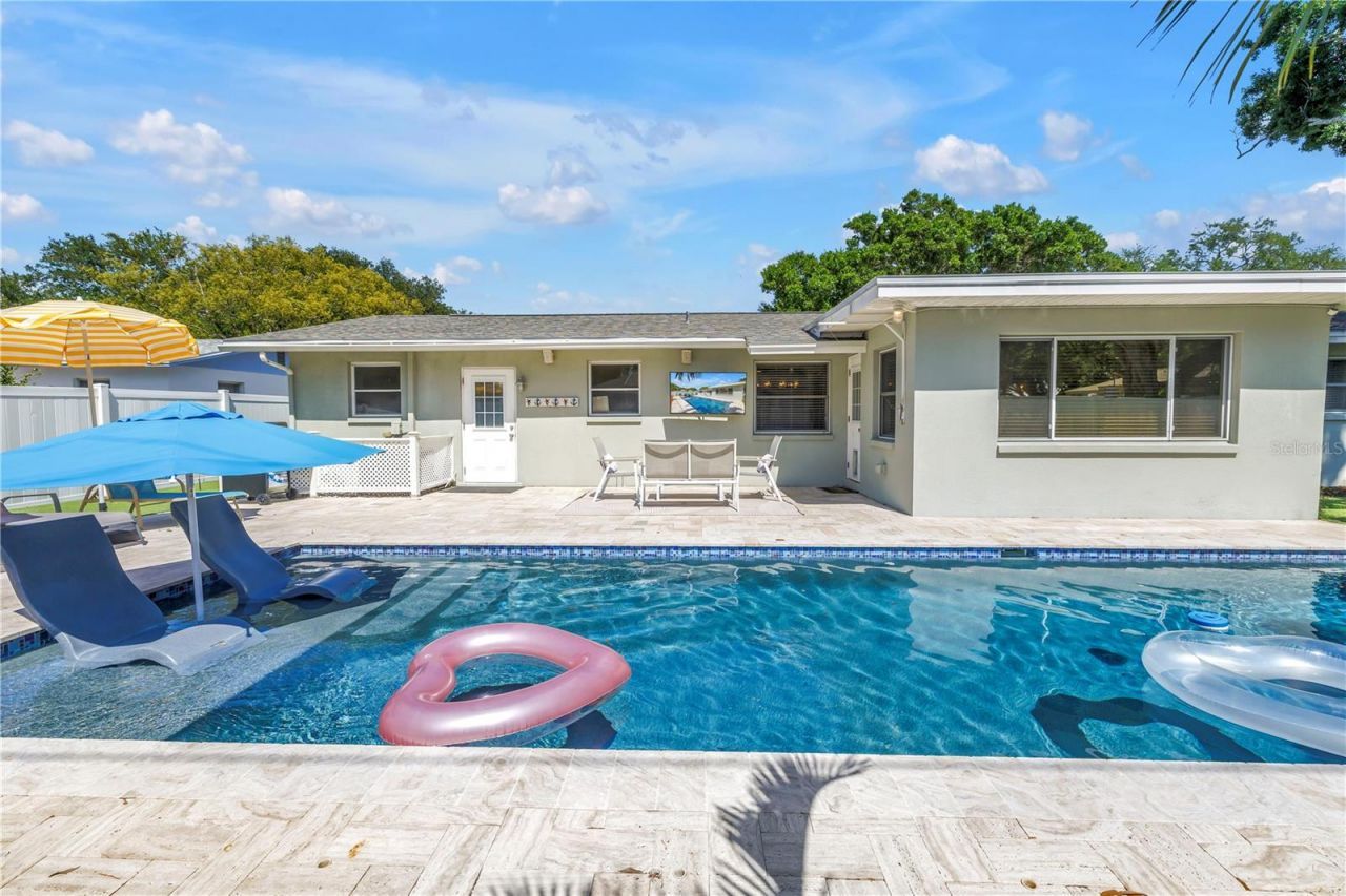 12096 Oak Street , Largo, FL 33774 Photo