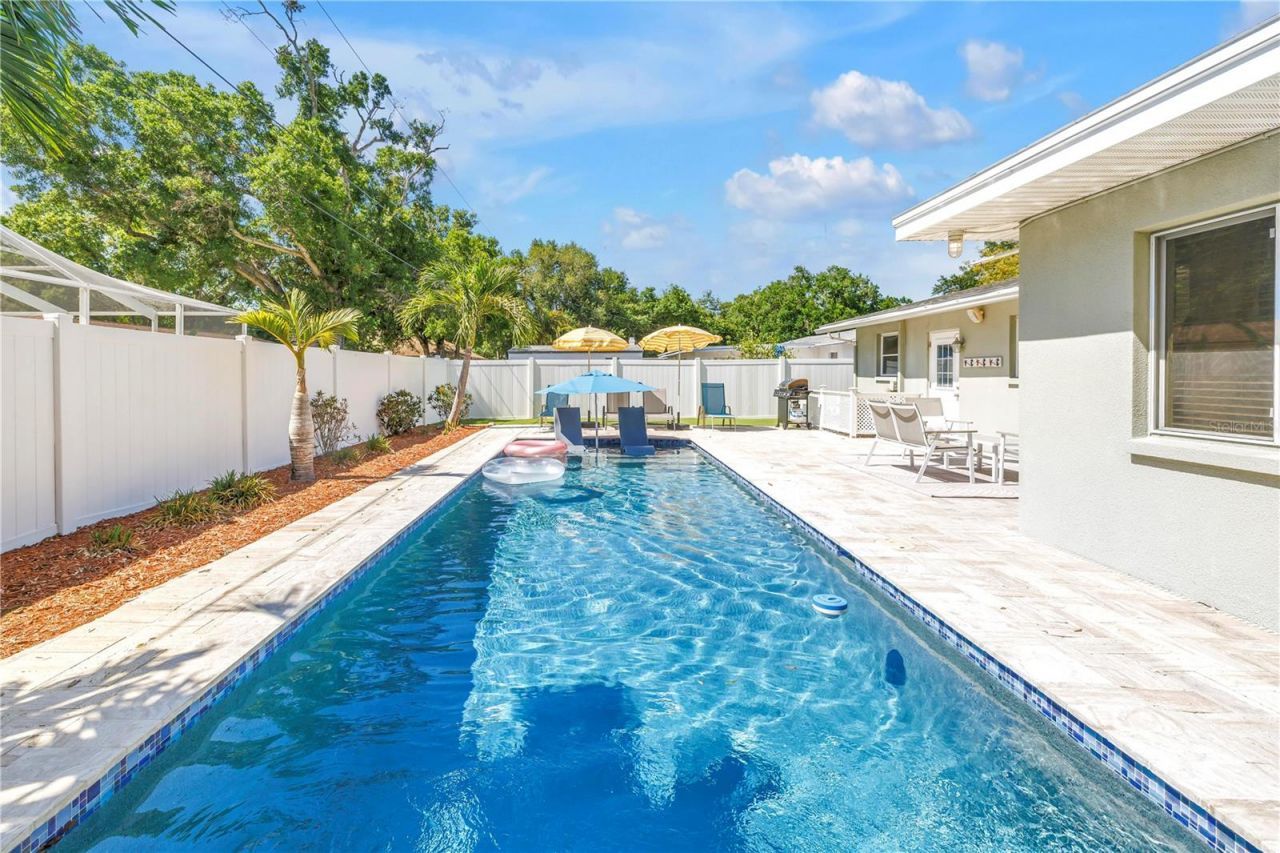 12096 Oak Street , Largo, FL 33774 Photo