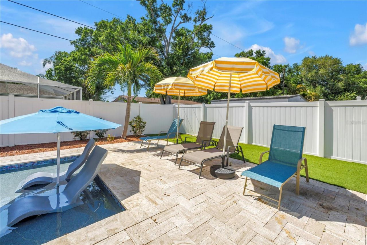 12096 Oak Street , Largo, FL 33774 Photo