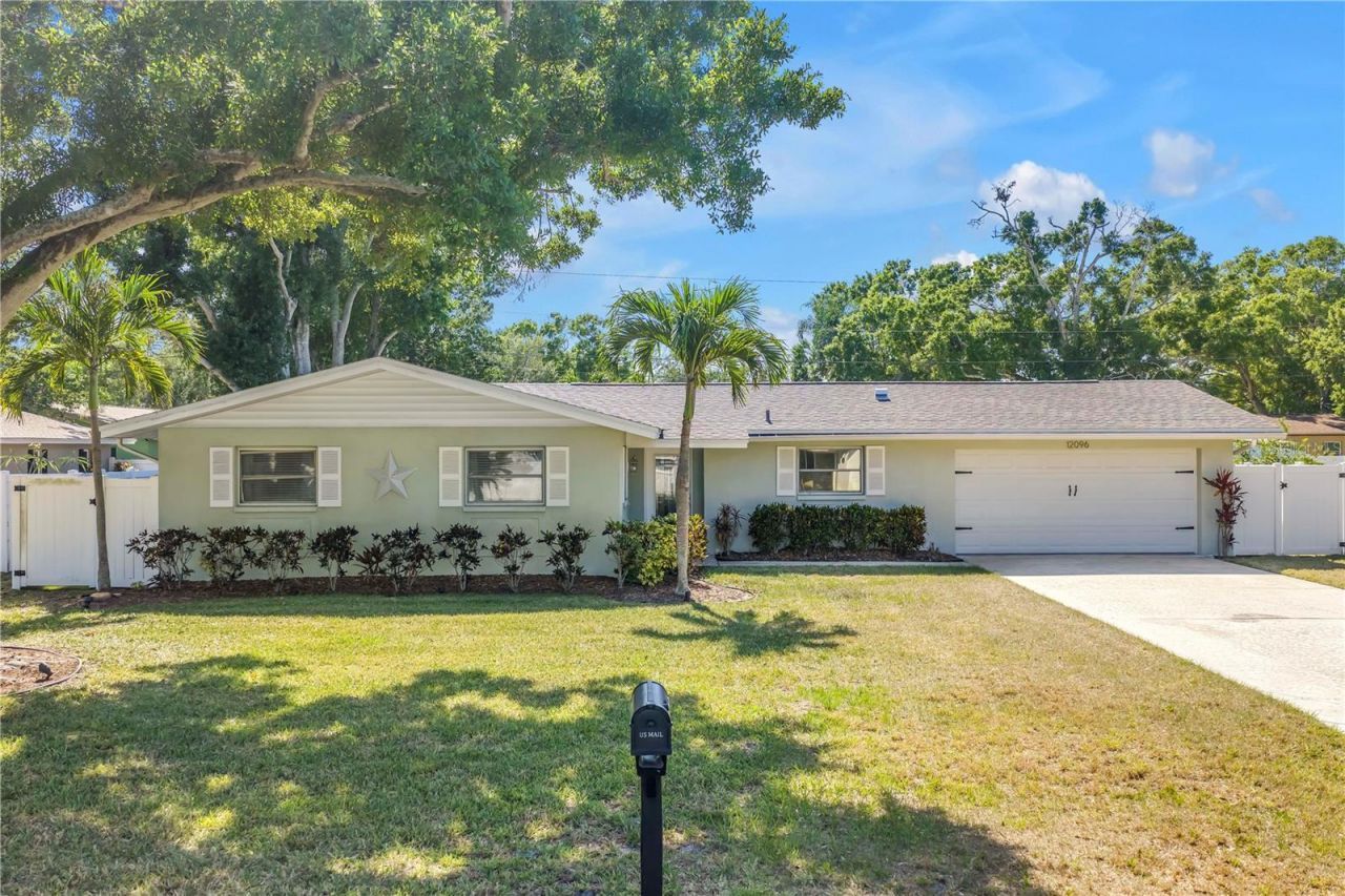 12096 Oak Street , Largo, FL 33774 Photo