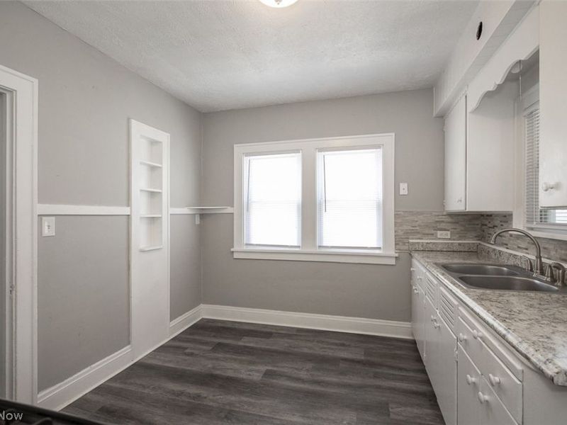 10203 Greenview Avenue, Garfield Heights, OH 44125 Photo 10