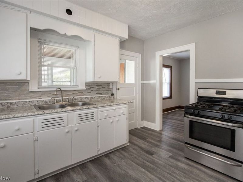 10203 Greenview Avenue, Garfield Heights, OH 44125 Photo 12
