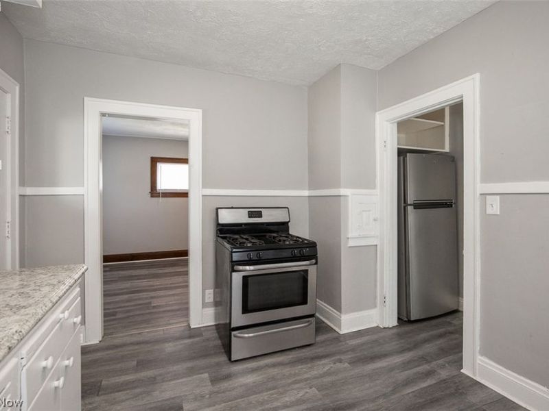 10203 Greenview Avenue, Garfield Heights, OH 44125 Photo 13