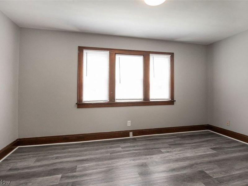 10203 Greenview Avenue, Garfield Heights, OH 44125 Photo 27