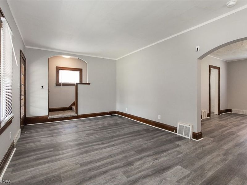 10203 Greenview Avenue, Garfield Heights, OH 44125 Photo 4
