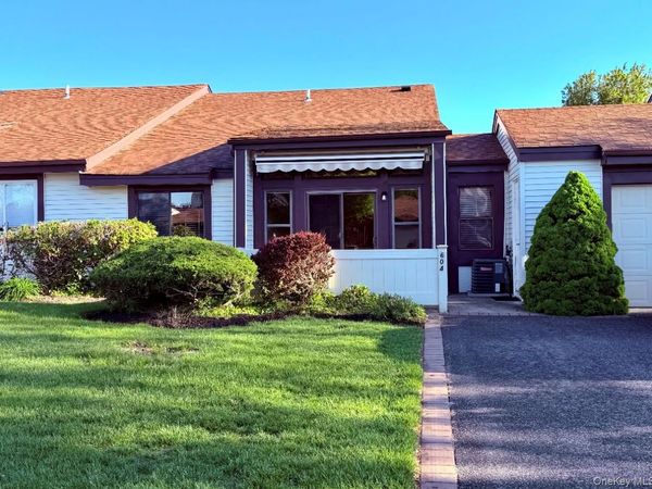 604 Gotham Drive, Saint James, NY 11780