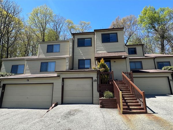 19 Butternut Court , Highland Mills, NY 10930