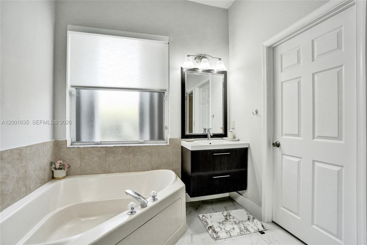 4286 NW 42nd Ter, Coconut Creek, FL 33073 Photo