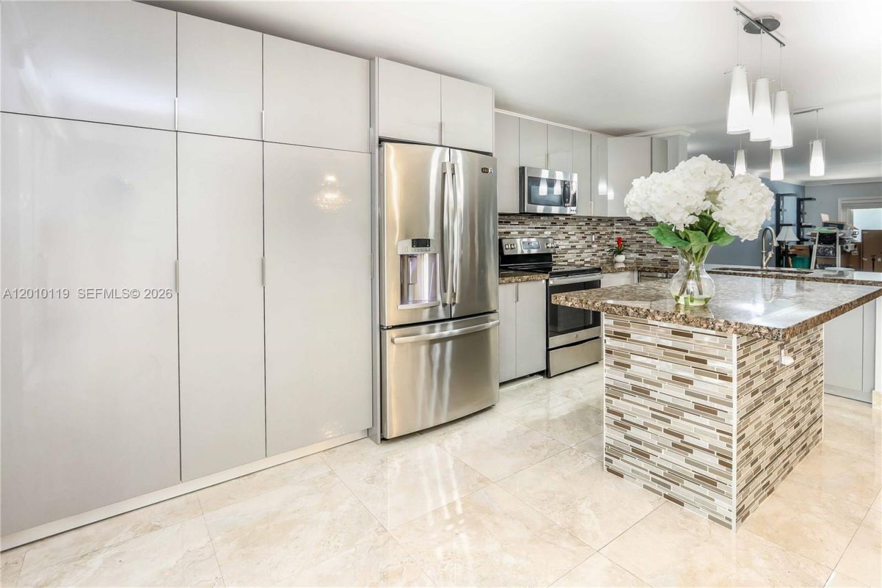 928 NE 27th Ave , Hallandale Beach, FL 33009 Photo
