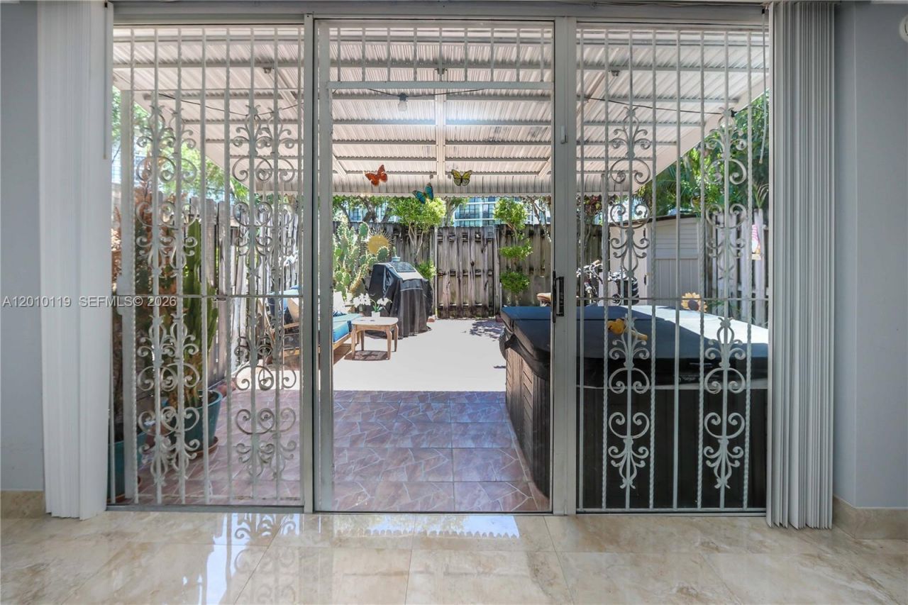 928 NE 27th Ave , Hallandale Beach, FL 33009 Photo