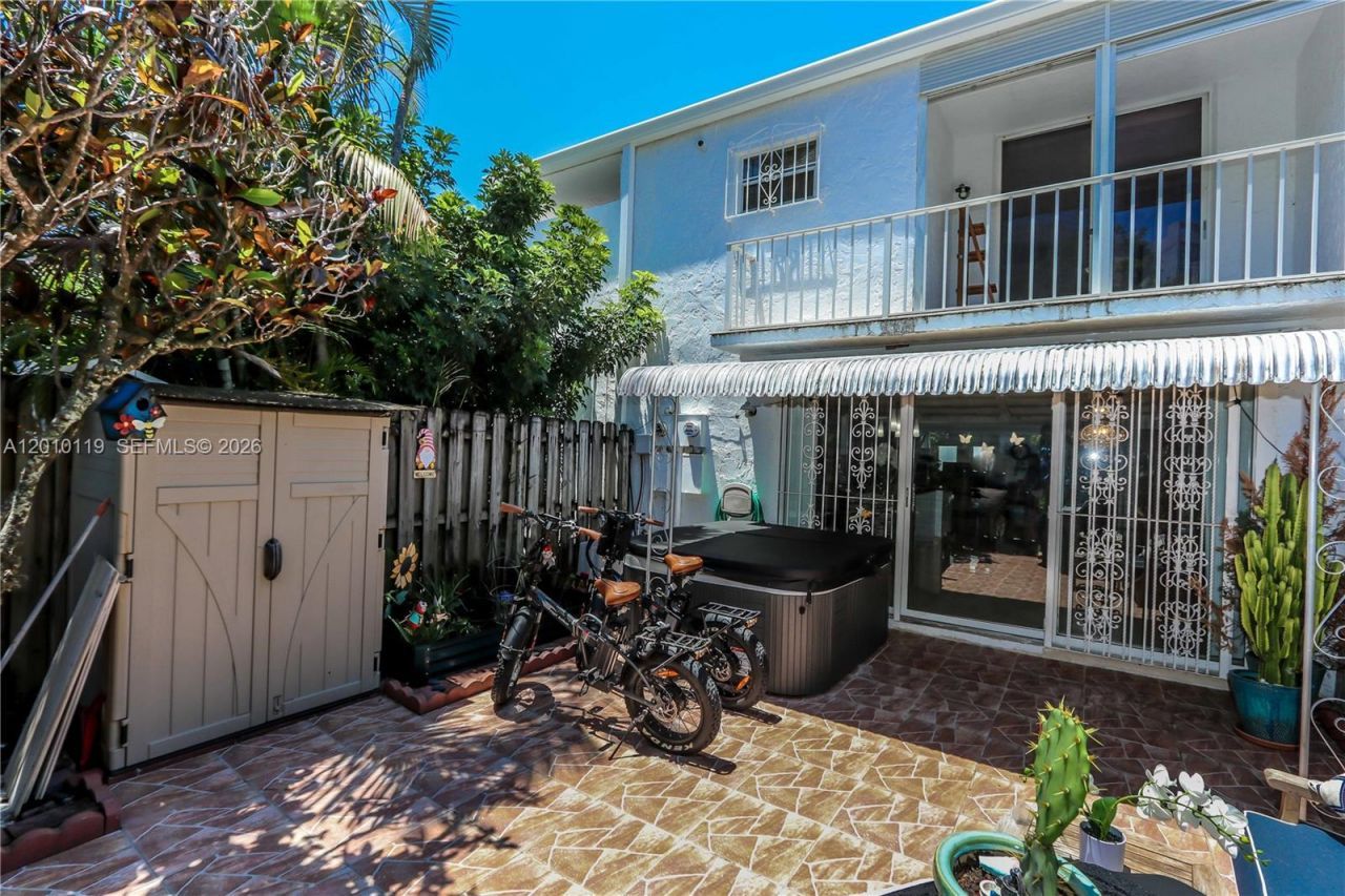 928 NE 27th Ave , Hallandale Beach, FL 33009 Photo