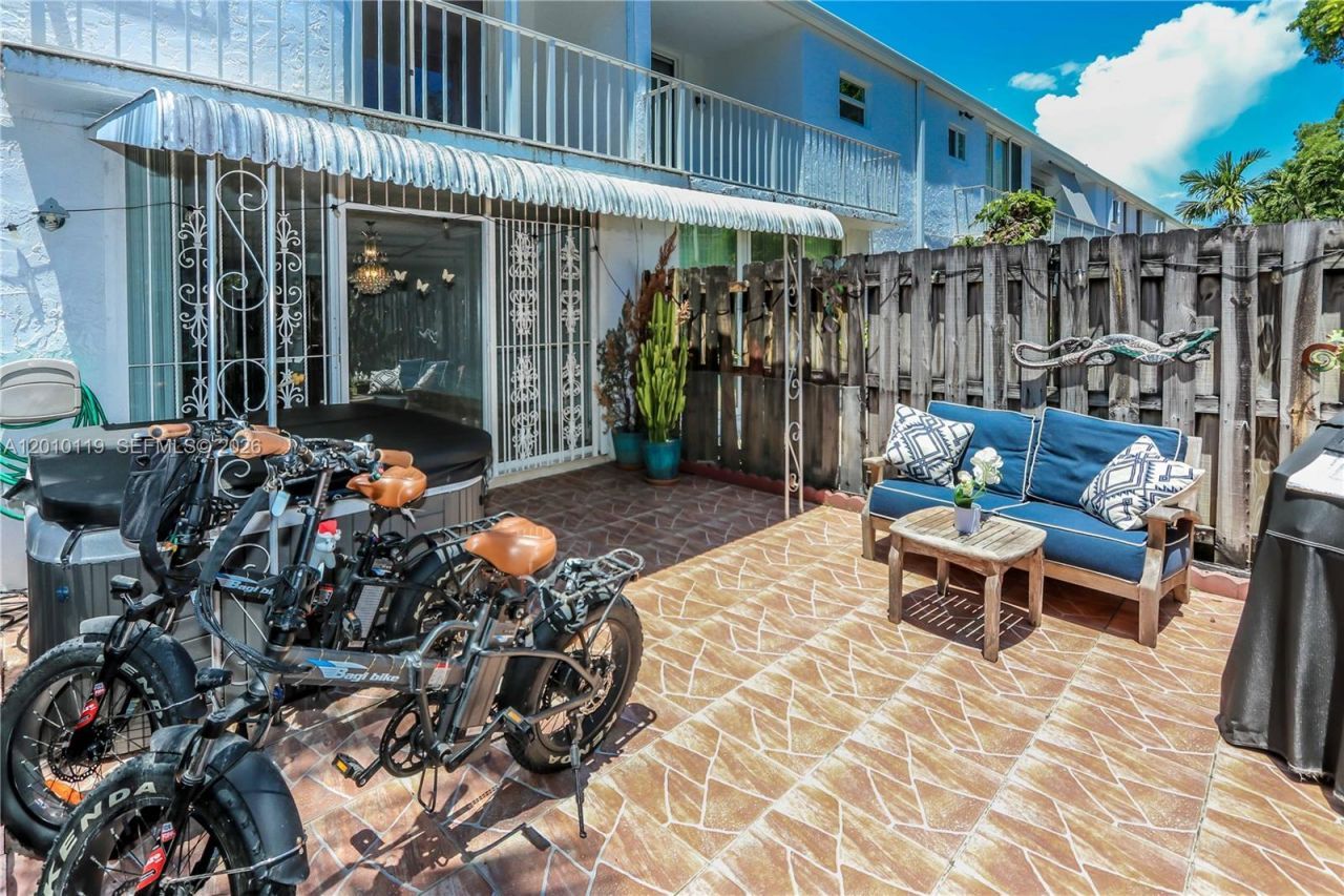 928 NE 27th Ave , Hallandale Beach, FL 33009 Photo