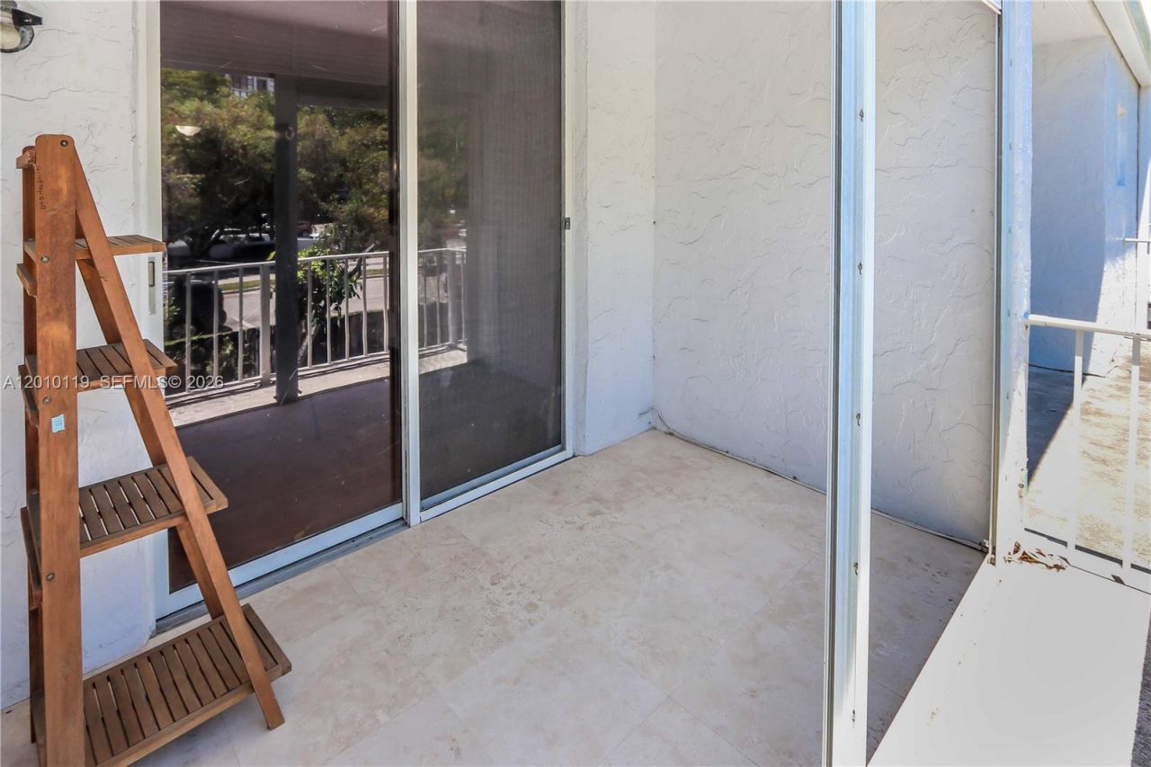 928 NE 27th Ave , Hallandale Beach, FL 33009 Photo