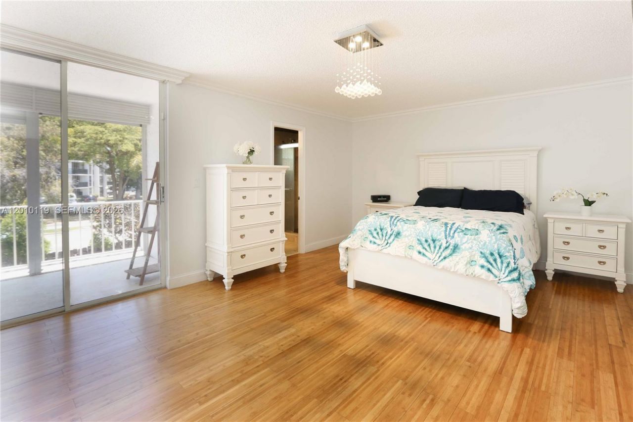 928 NE 27th Ave , Hallandale Beach, FL 33009 Photo