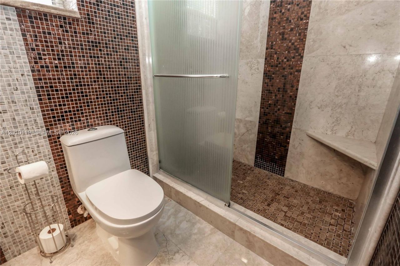 928 NE 27th Ave , Hallandale Beach, FL 33009 Photo