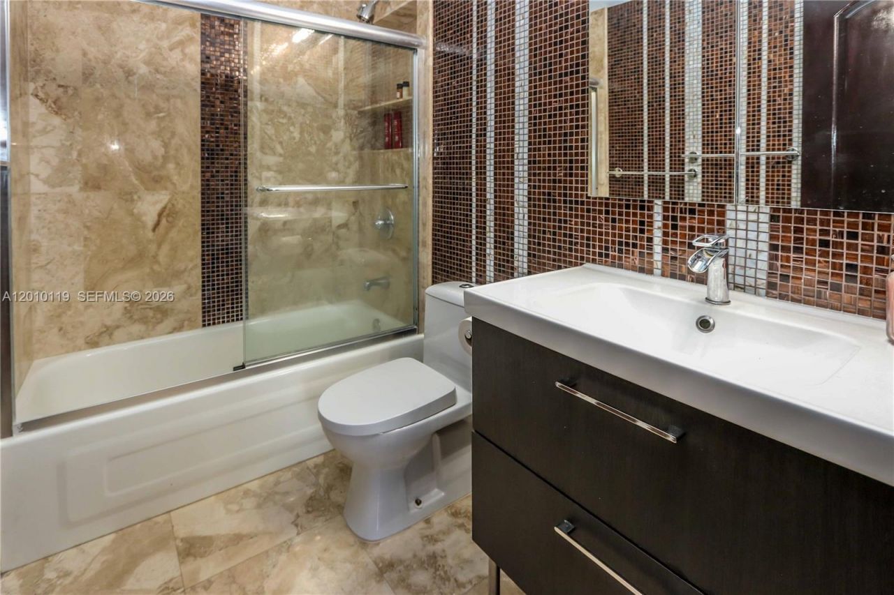 928 NE 27th Ave , Hallandale Beach, FL 33009 Photo
