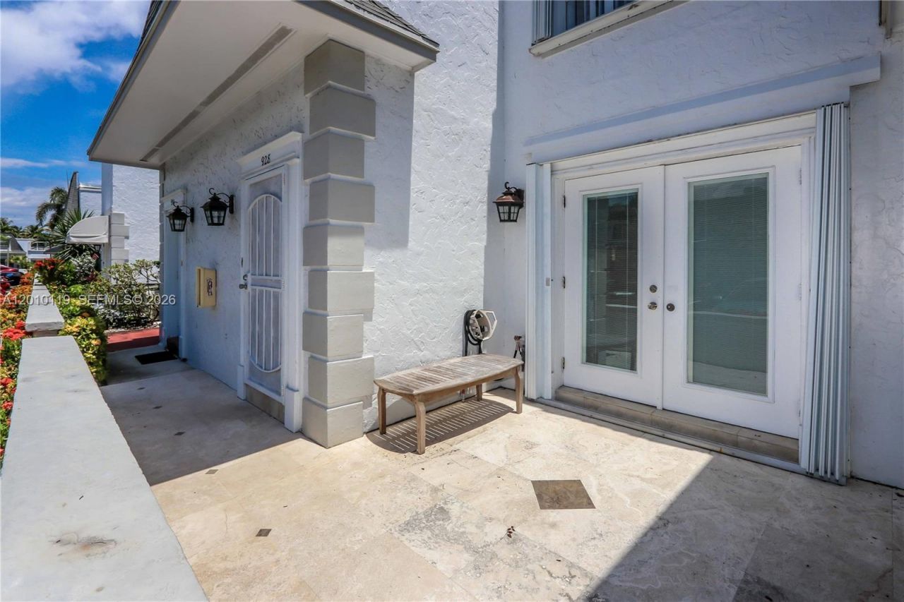 928 NE 27th Ave , Hallandale Beach, FL 33009 Photo