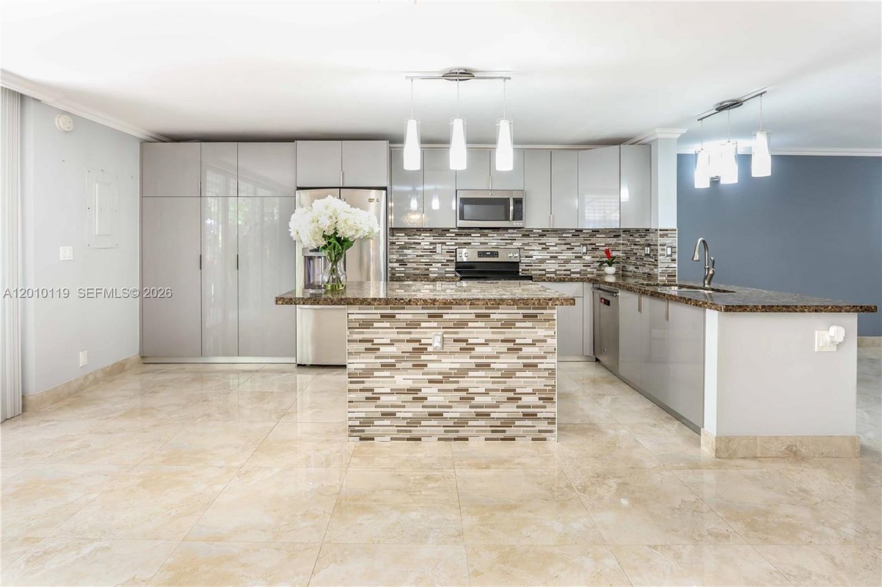 928 NE 27th Ave , Hallandale Beach, FL 33009 Photo