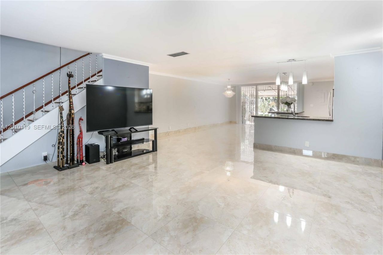 928 NE 27th Ave , Hallandale Beach, FL 33009 Photo