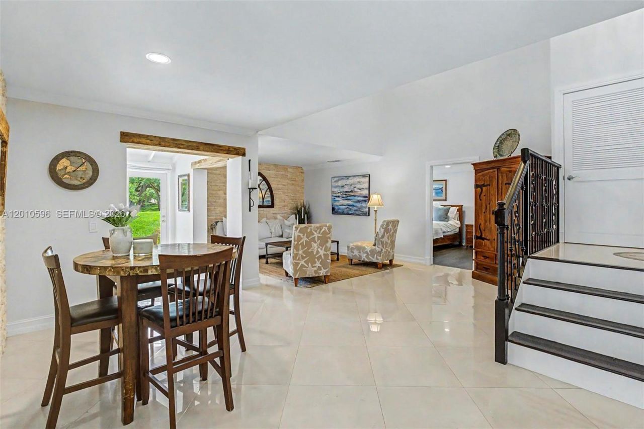 2081 Augusta, Weston, FL 33326 Photo