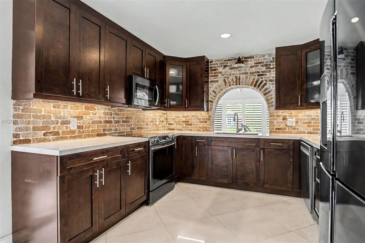 2081 Augusta, Weston, FL 33326 Photo