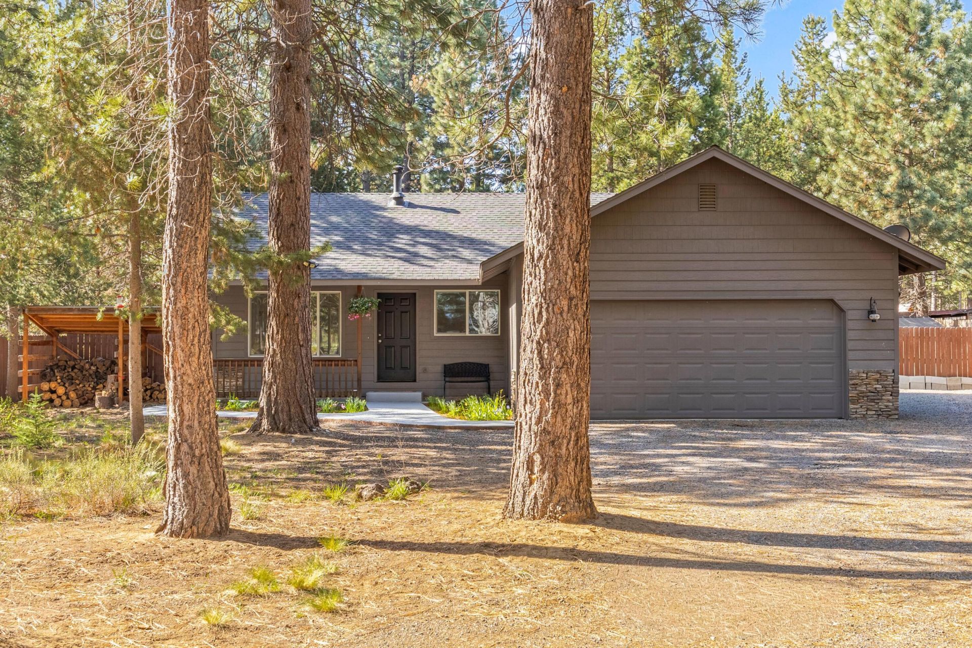 16983 Jacinto Road, Bend, OR 97707 Main Photo