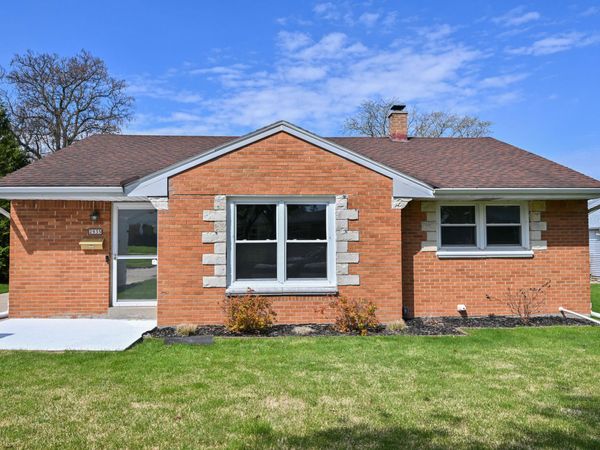 2935 S 67th St, Milwaukee, WI 53219
