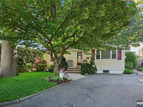 15 Congress Street, DUMONT, NJ 07628
