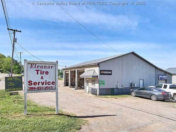 33182 Charleston Road, Leon, WV 25123