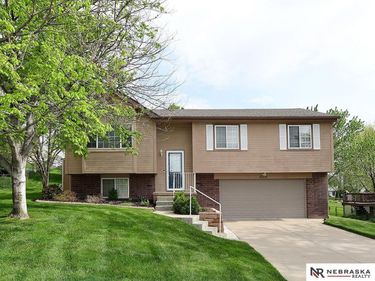 20218 Cleveland Circle , Omaha, NE 68022