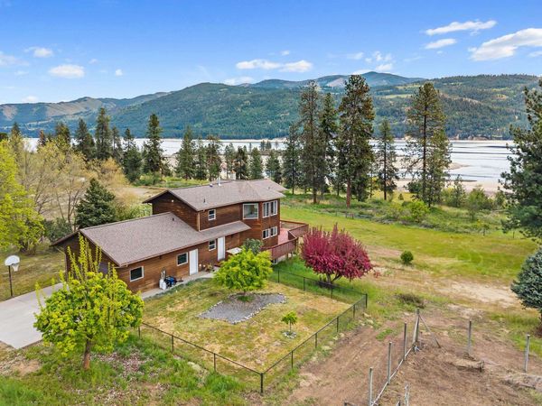11 Echo Cove Rd, Kettle Falls, WA 99141