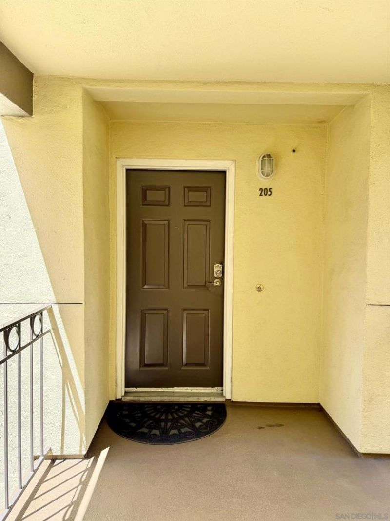 1270 Cleveland Ave, Unit J205, San Diego, CA 92103 Main Photo