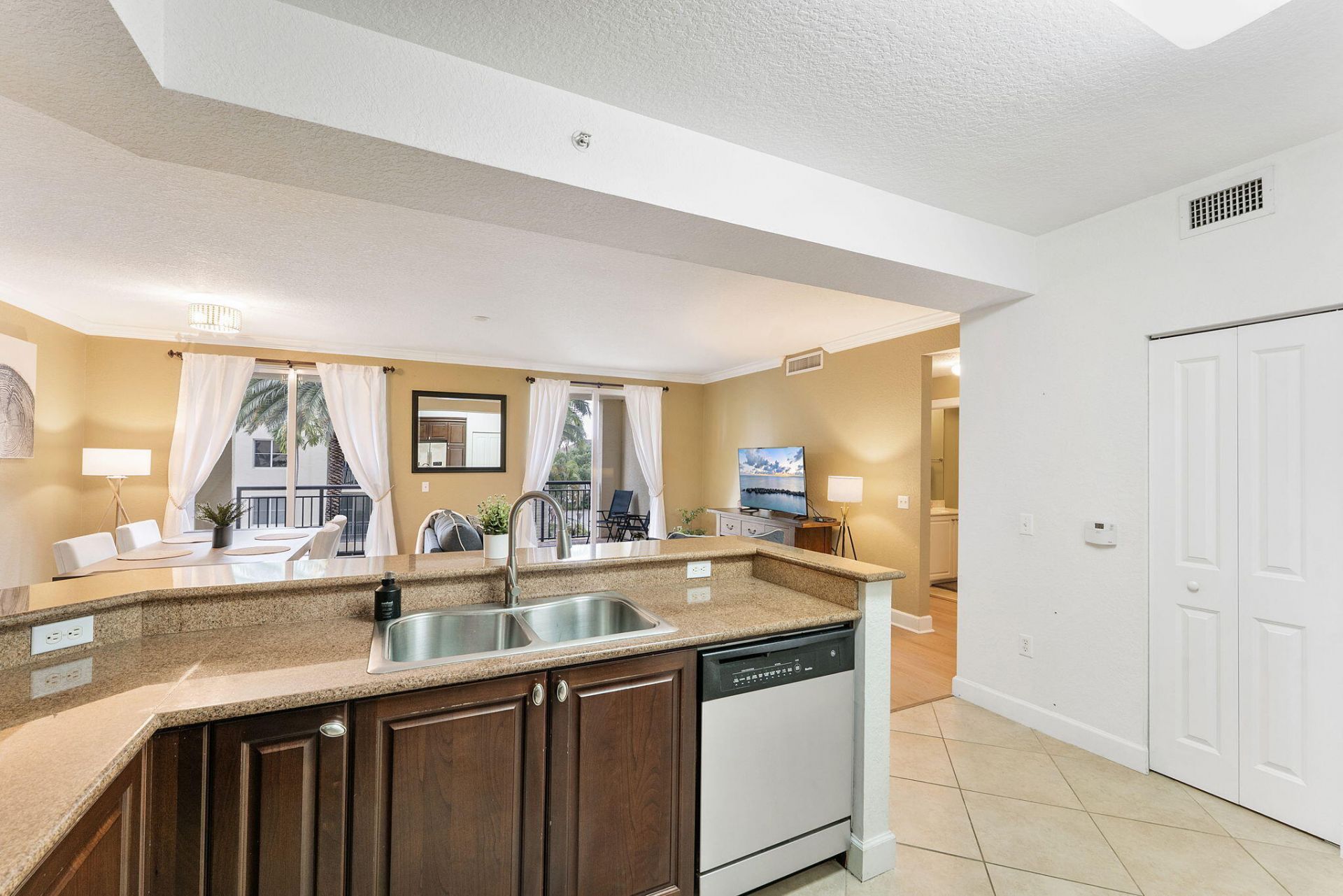 2 Renaissance Way, Unit 305, Boynton Beach, FL 33426 Photo