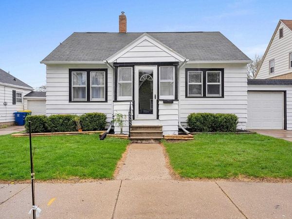 1629 PREBLE AVENUE, Green Bay, WI 54302
