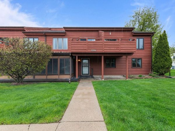 2206 MEADOWBROOK COURT, Unit A, Oshkosh, WI 54904