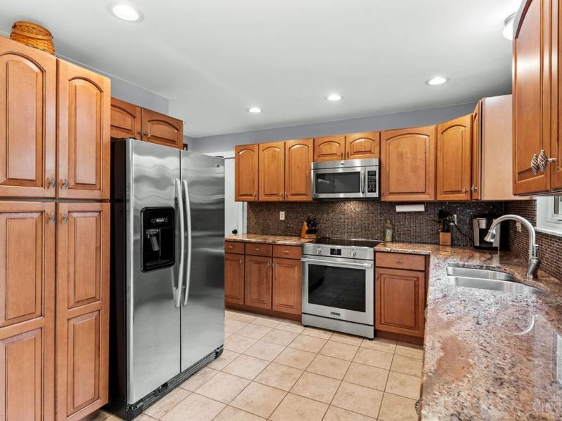 1568 Tonopah Drive, Anderson Twp, OH 45255 Photo 9