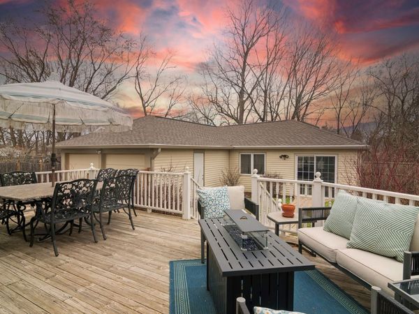 123 Raymond Avenue , Barrington, IL 60010