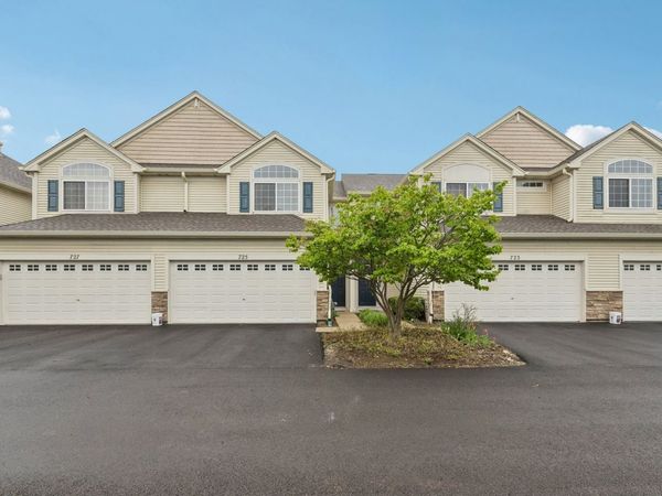 725 S Jade Lane , Round Lake, IL 60073