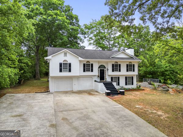 143 Stoneview Drive, Hoschton, GA 30548